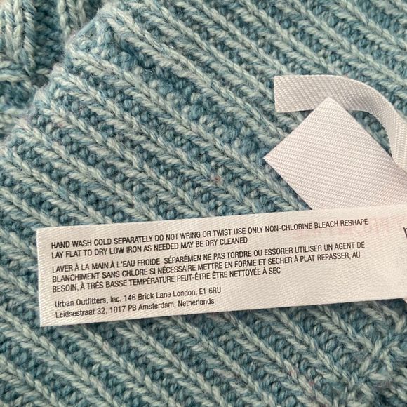 Out From Under Shorts Women Size S Knit Short Turquoise Elastic Waist Distressed - Picture 9 of 9